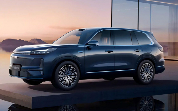 
            Флагманский Geely Galaxy M9 начали продавать по 2,2&ndash;2,9 млн руб.
        