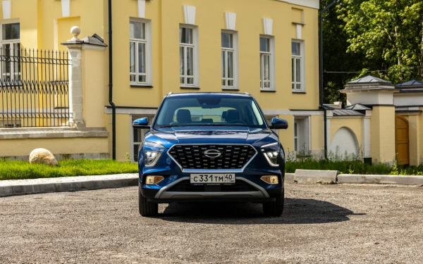 
            Найдите 10 отличий. Мы покатались на Solaris HC, который &laquo;косплеит&raquo; Creta
        