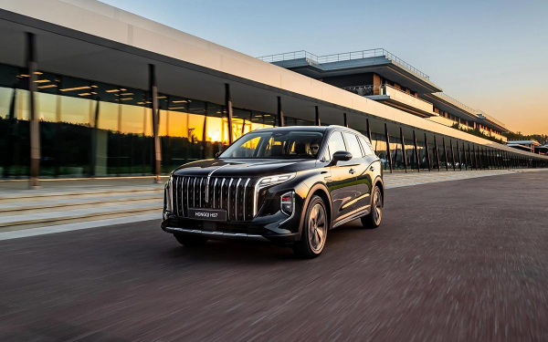 
            Hongqi назвал цены на новый кроссовер HS7 в России. Характеристики и фото
        