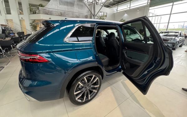 
            Официалы или параллельщики: у кого и почему выгоднее купить Geely Monjaro
        