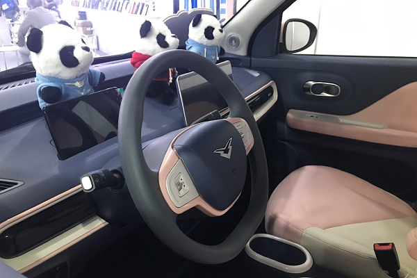 
            Новые Mercedes, Fiat и Renault. Все премьеры выставки &laquo;ИнтерАвтоМеханика&raquo;
        