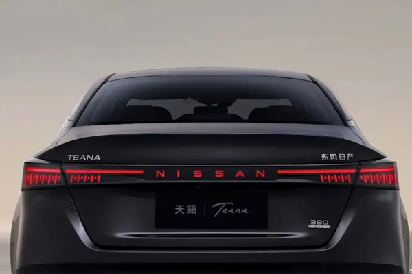 
            Вот каким будет новый Nissan Teana. Мы все выяснили
        