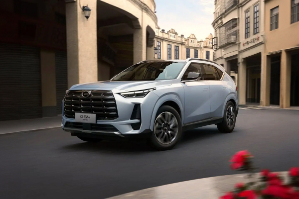 
            От Jetour T1 до Toyota Land Cruiser 300. Что купить в России в сентябре
        