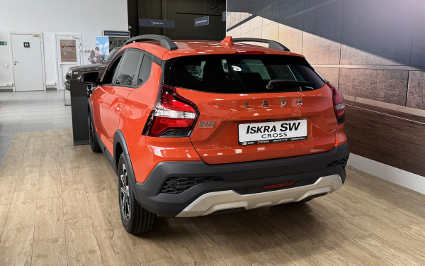 
            Почему до сих пор нельзя купить новую Lada Iskra. Дилеры назвали причины
        