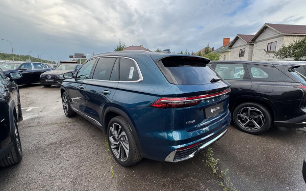 
            Официалы или параллельщики: у кого и почему выгоднее купить Geely Monjaro
        