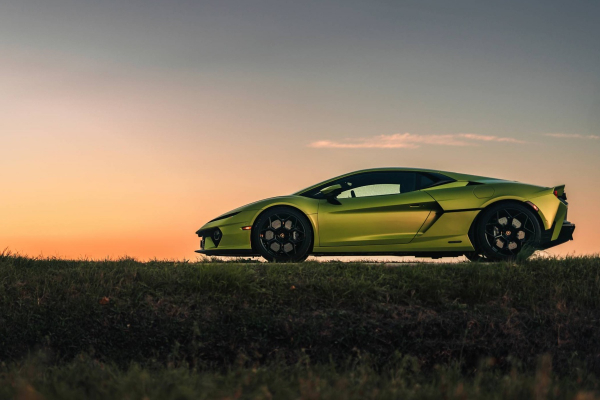 Lamborghini изменила курс. Что будет с V12 и при чем тут электрокары
Lamborghini изменила курс. Что будет с V12 и при чем тут электрокары