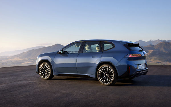
            BMW представил iX3 в концепции Neue Klasse. Семь главных фактов о новинке
        