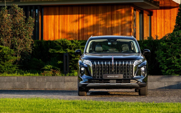 
            Hongqi HS7 2025: первые впечатления от большого кроссовера из Китая
        