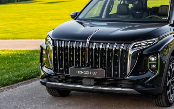 
            Hongqi HS7 2025: первые впечатления от большого кроссовера из Китая
        