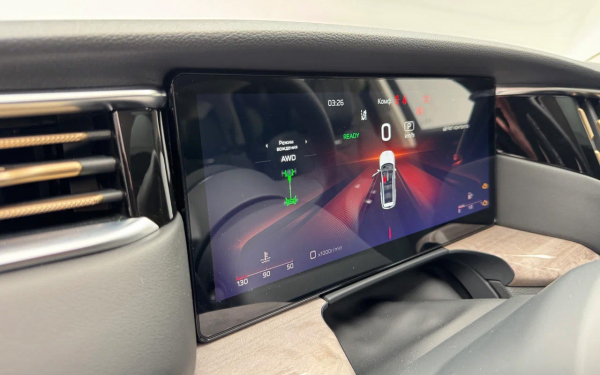 
            Hongqi HS7 2025: первые впечатления от большого кроссовера из Китая
        