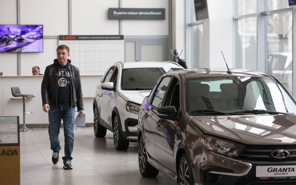 
            Камбэк Toyota, рекорд продаж и обвал &laquo;китайцев&raquo;. Тренды авторынка России
        