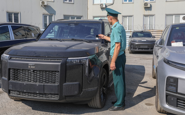 
            Вот у кого на таможне будут конфисковывать машины. Все о новых правилах
        