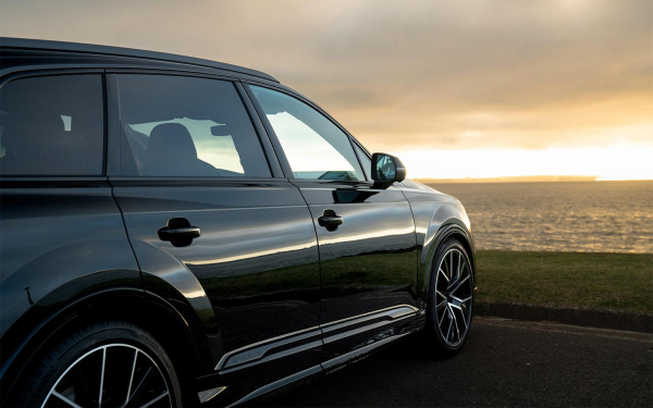 
            Audi готовит премьеру флагманского кроссовера Q9. Что известно
        