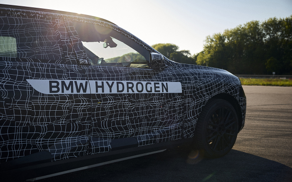 
            Вот так будет выглядеть новый BMW X5. Первые фото в &laquo;камуфляже&raquo;
        
