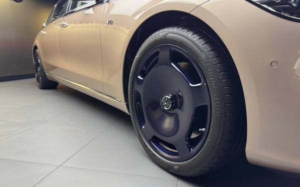 
            Роскошь&nbsp;&mdash; не порок. Мы познакомились с самым крутым Maybach на планете
        