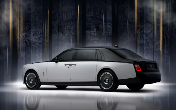 Взгляните на редчайший юбилейный Rolls-Royce Phantom. Таких всего 25
Взгляните на редчайший юбилейный Rolls-Royce Phantom. Таких всего 25