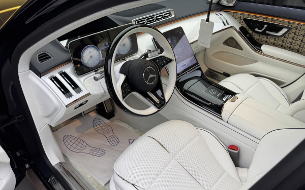 
            Роскошь&nbsp;&mdash; не порок. Мы познакомились с самым крутым Maybach на планете
        