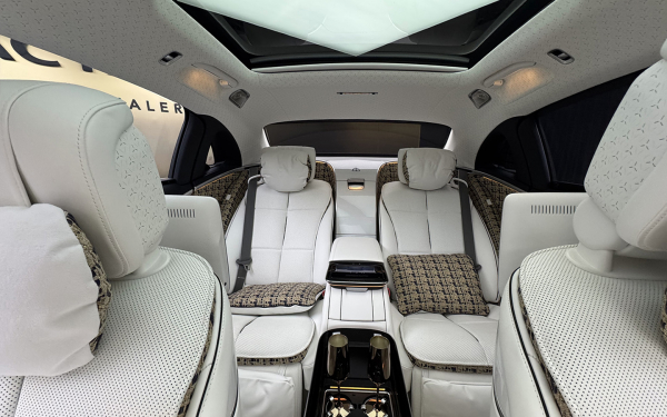
            Роскошь&nbsp;&mdash; не порок. Мы познакомились с самым крутым Maybach на планете
        
