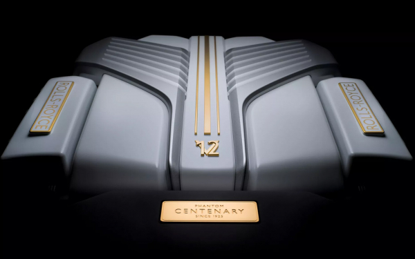 Взгляните на редчайший юбилейный Rolls-Royce Phantom. Таких всего 25
Взгляните на редчайший юбилейный Rolls-Royce Phantom. Таких всего 25