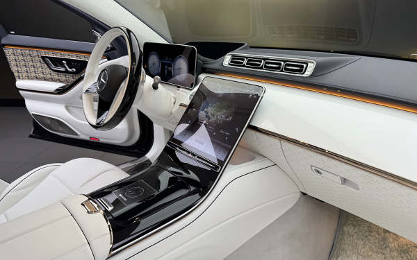 
            Роскошь&nbsp;&mdash; не порок. Мы познакомились с самым крутым Maybach на планете
        