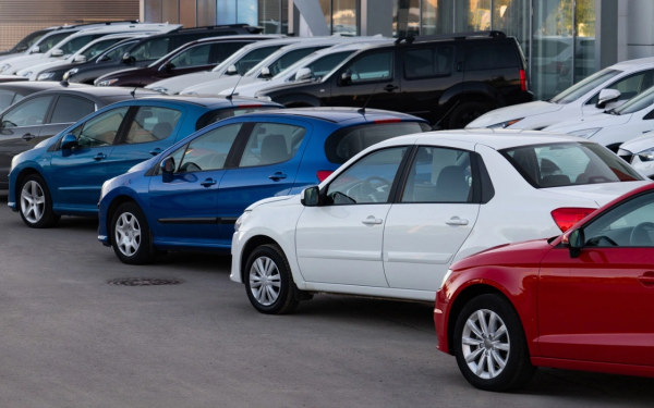 
            &laquo;Вторичка&raquo; ставит рекорды. Десять самых продаваемых автомобилей в России
        