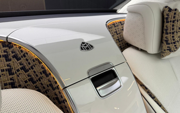 
            Роскошь&nbsp;&mdash; не порок. Мы познакомились с самым крутым Maybach на планете
        