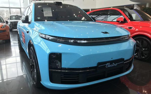 Вот с каких премиум-иномарок пересаживаются в России на Li Auto. Список
Вот с каких премиум-иномарок пересаживаются в России на Li Auto. Список