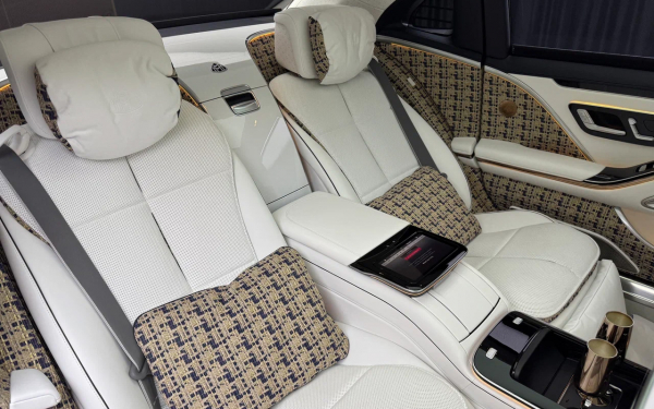 
            Роскошь&nbsp;&mdash; не порок. Мы познакомились с самым крутым Maybach на планете
        