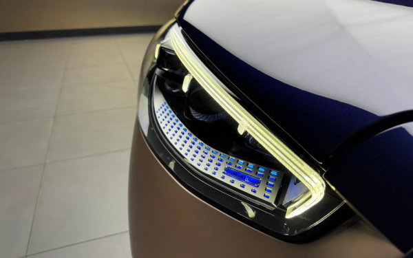 
            Роскошь&nbsp;&mdash; не порок. Мы познакомились с самым крутым Maybach на планете
        