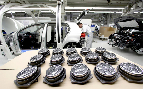 Потери миллиардов евро и поиск путей спасения. Что будет с Volkswagen
Потери миллиардов евро и поиск путей спасения. Что будет с Volkswagen
