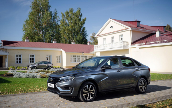 
            Продажи на российском авторынке поставили годовой рекорд. Топ-10 моделей
        