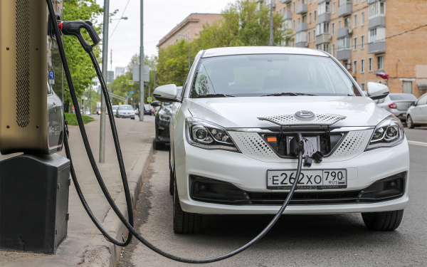 
            BMW набирает обороты, успех Tenet и рекорд продаж. Тренды авторынка
        