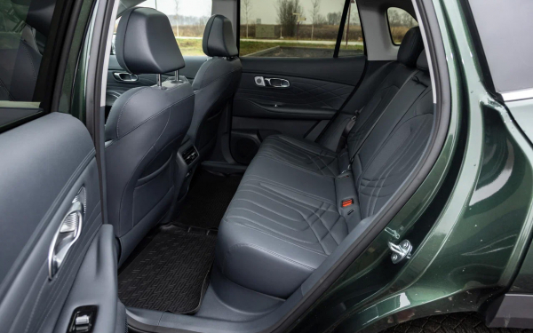 
            Берегите бензин. Тест первого гибридного кроссовера  Geely EX5 EM-i
        