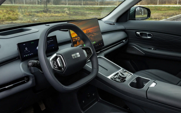 
            Берегите бензин. Тест первого гибридного кроссовера  Geely EX5 EM-i
        