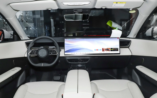 
            Новый кроссовер Mazda EZ-60 появился в России. Цена и характеристики
        