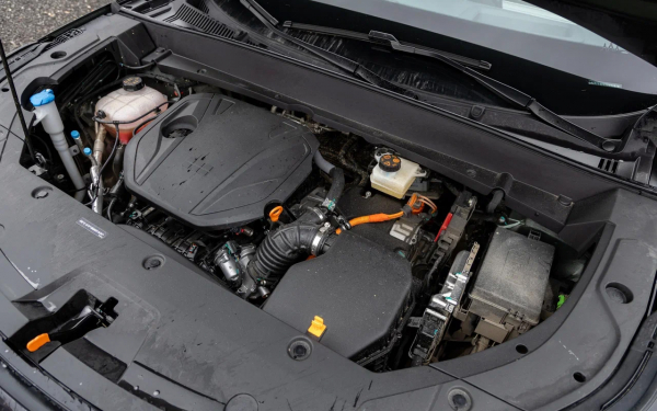 
            Берегите бензин. Тест первого гибридного кроссовера  Geely EX5 EM-i
        