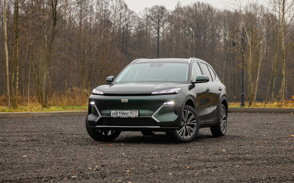 
            Берегите бензин. Тест первого гибридного кроссовера  Geely EX5 EM-i
        