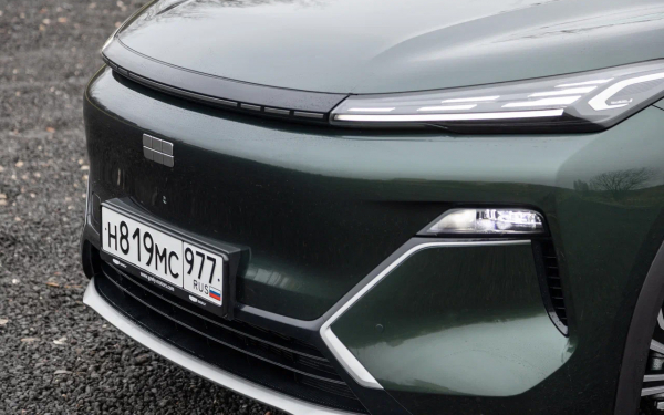 
            Берегите бензин. Тест первого гибридного кроссовера  Geely EX5 EM-i
        
