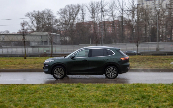 
            Берегите бензин. Тест первого гибридного кроссовера  Geely EX5 EM-i
        