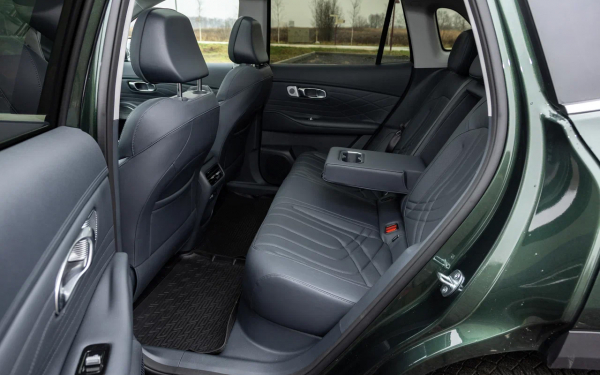 
            Берегите бензин. Тест первого гибридного кроссовера  Geely EX5 EM-i
        