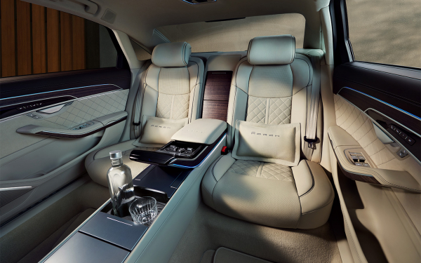 В России начали продавать особый Audi A8 Horch. При чем тут Maybach
В России начали продавать особый Audi A8 Horch. При чем тут Maybach