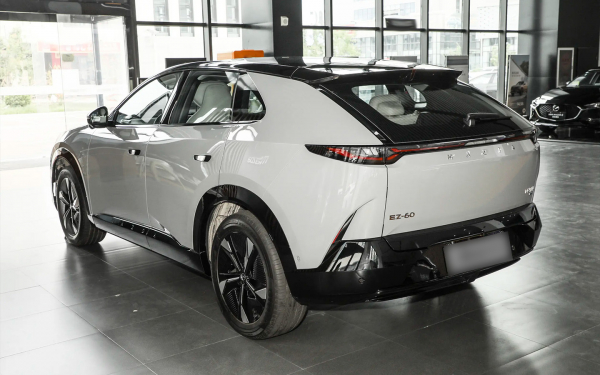 
            Новый кроссовер Mazda EZ-60 появился в России. Цена и характеристики
        