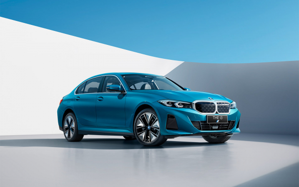 
            BMW 3 Series&nbsp;&mdash; 50 лет. Мы вспомнили самые интересные &laquo;тройки&raquo; в истории
        