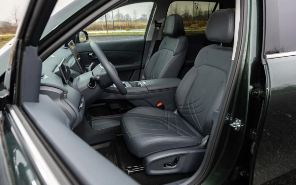 
            Берегите бензин. Тест первого гибридного кроссовера  Geely EX5 EM-i
        
