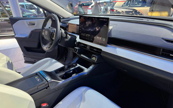 
            Сколько будет стоить новый Toyota RAV4 в России. Заказы начали принимать
        