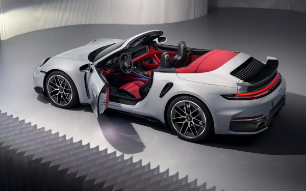 
            Обновленный Porsche 911 привезут в Россию. Когда старт продаж
        