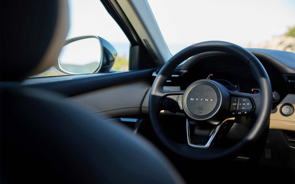 
            &laquo;Спорные решения&raquo;. Чем удивляет Mazda CX-5 третьего поколения
        
