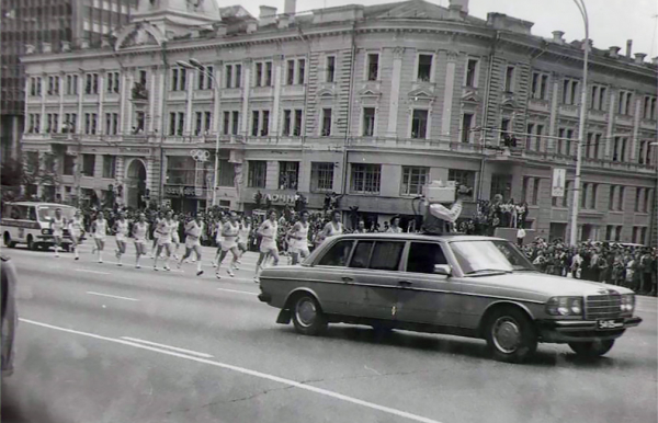 Олимпийский автопарк. На чем ездили по Москве летом 1980 года
Олимпийский автопарк. На чем ездили по Москве летом 1980 года