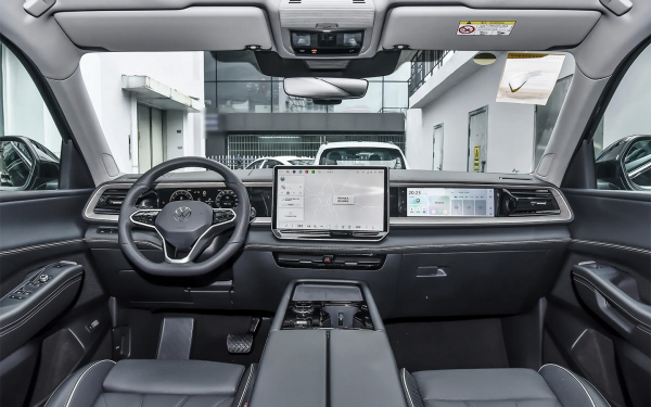 
            Стабильный, но скучный. Первые впечатления от нового Volkswagen Atlas
        