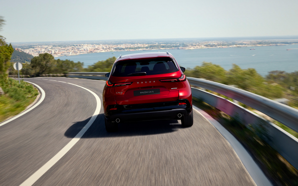 
            &laquo;Спорные решения&raquo;. Чем удивляет Mazda CX-5 третьего поколения
        